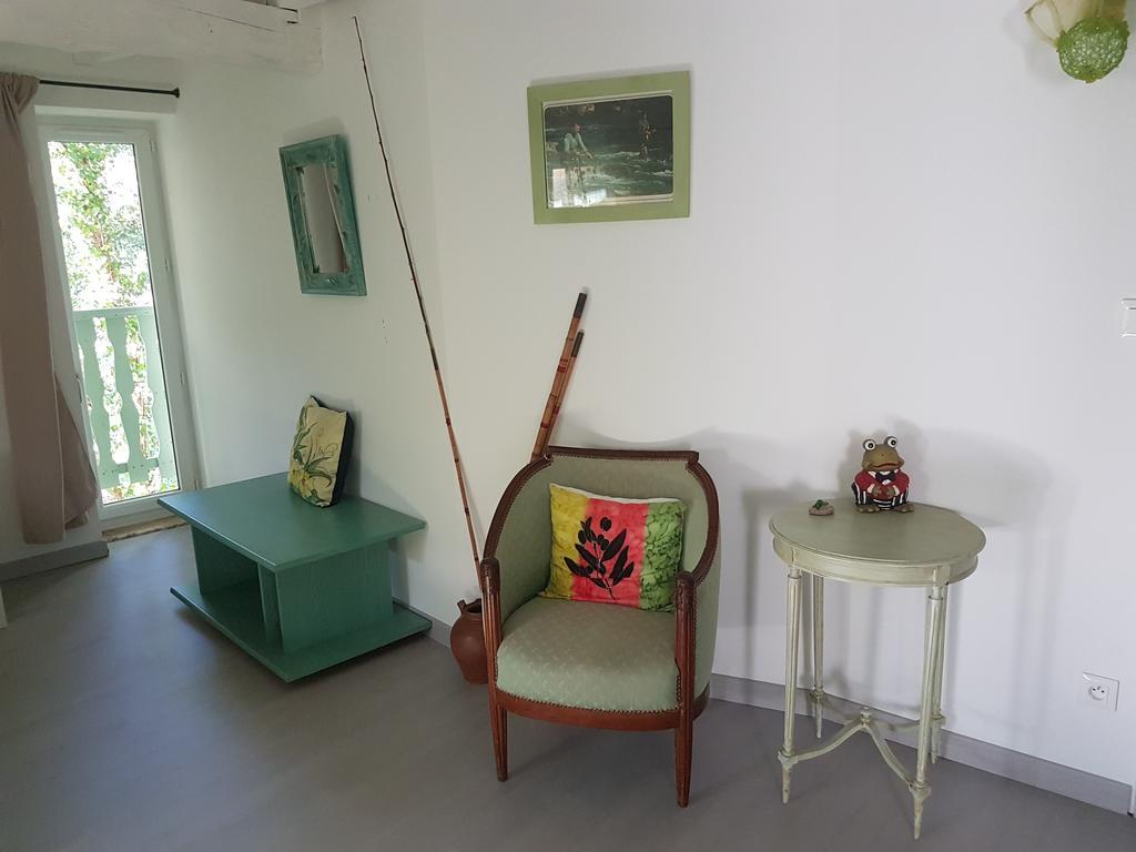 D'hotes Au Pere Louis Bed & Breakfast